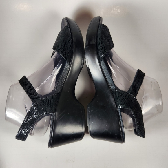 DANSKO Women's Joanie Sandal 42 / 11.5 Black Snake Print Leather Open Toe Shoe - Picture 8 of 13